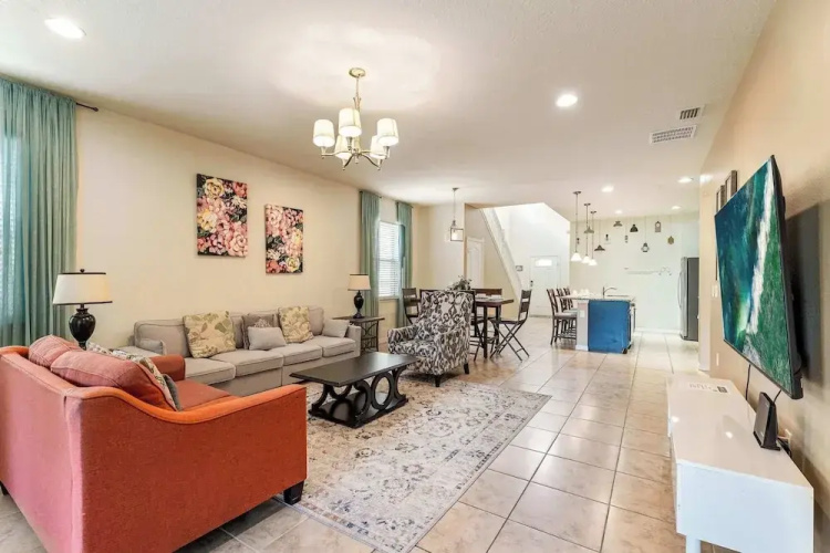 Loft & Leisure Villa 6 Bdrs!