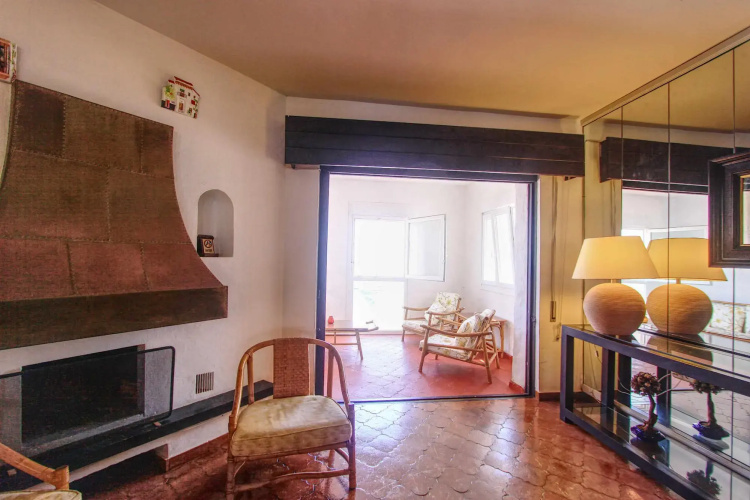 1079 - Frontline Puerto Banus Apartment