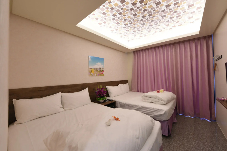 Hotel 99