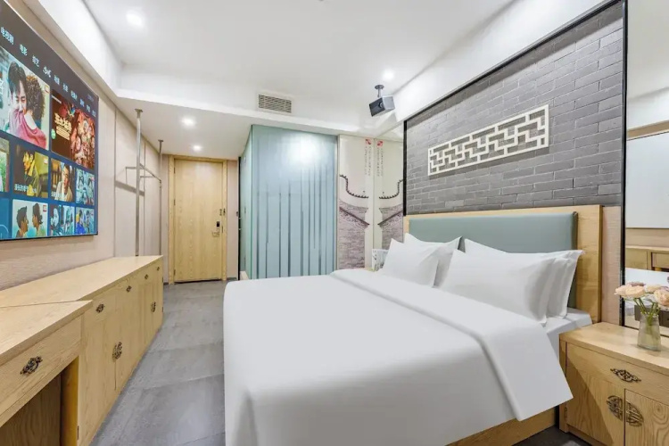 Lemon Breeze Hotel
