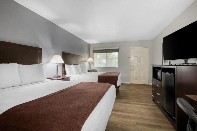 Standard Quadruple room