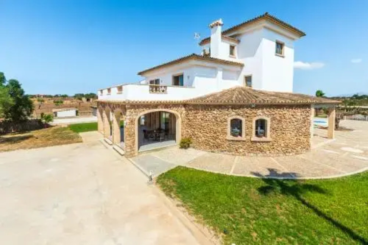 Villa Can Turquesa / Casa Turquesa