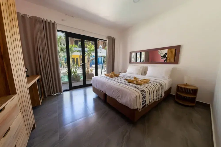 Deluxe Double room with pool view