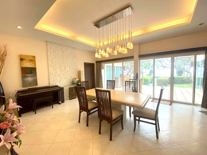 4 Bedrooms Villa beachfront