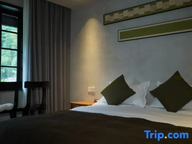 Suite with balcony