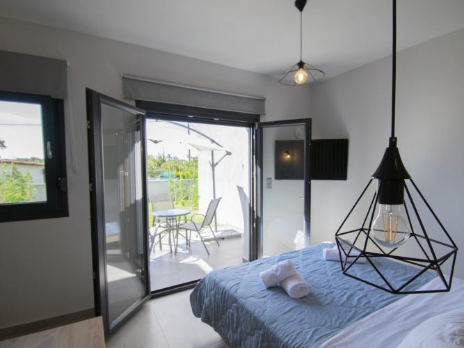 TheaSea Luxury Suites- Studio Suite 2
