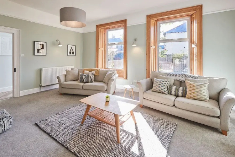 Host Stay Cheviot House