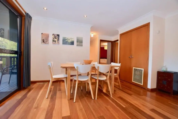 4 Bedrooms Cottage