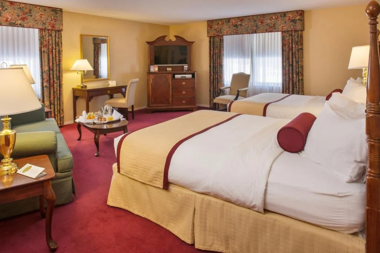 The White Mountain Hotel & Resort