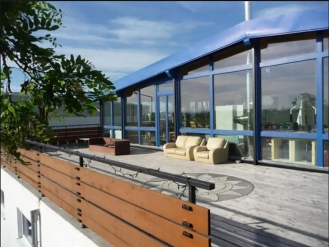 6 Bedrooms Bed in Dorm Penthouse
