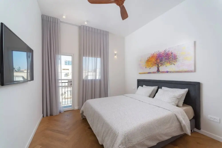 New Decoreted 2 Bed Penthouse With Cool Balcony