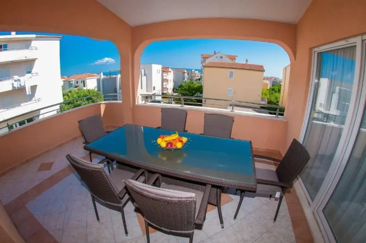 3 Bedrooms Luxury Apartment