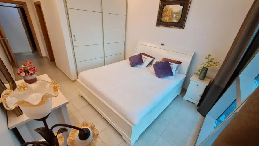 Stunning 3bhk service apartment