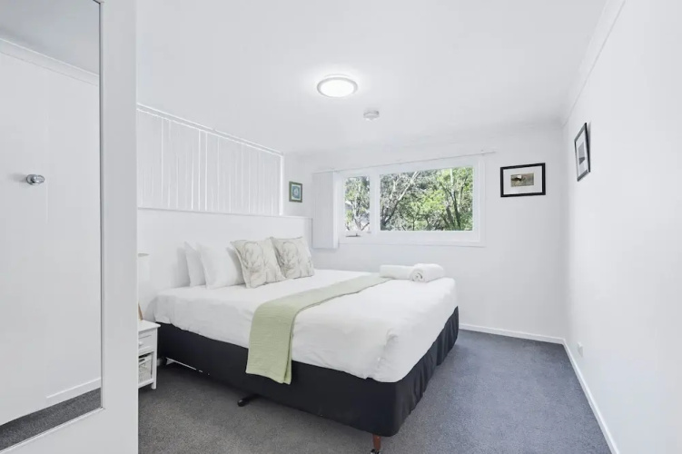 Charming Maning Ave - 2 Bedroom Unit