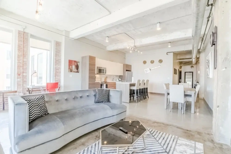3 Bedrooms Executive Apartment with view