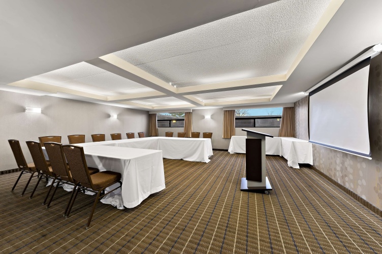 Best Western Plus Toronto North York Hotel & Suites photo 24