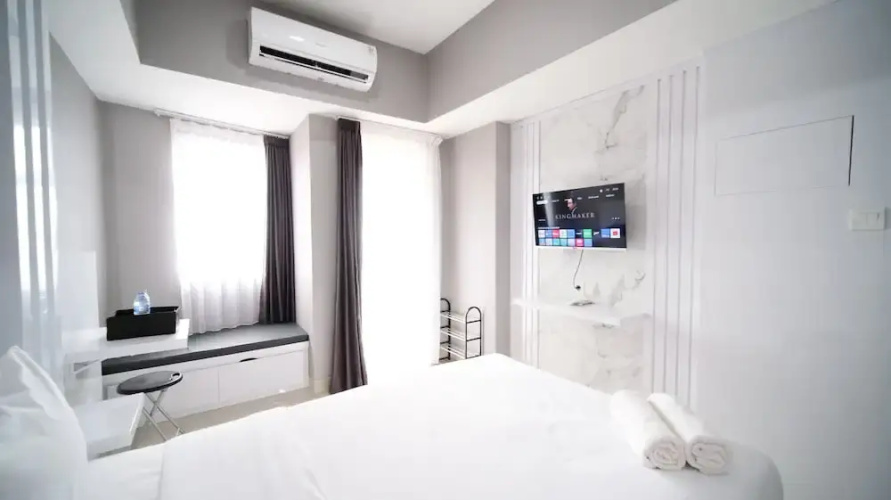 Nice And Comfy Studio Grand Dharmahusada Lagoon Apartment