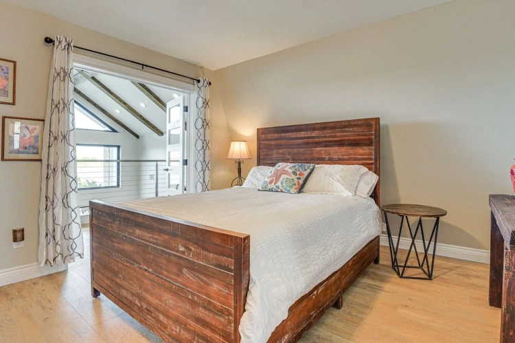 4 Bedrooms Cottage