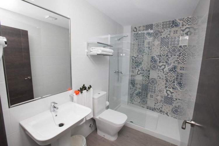 Standard Triple room