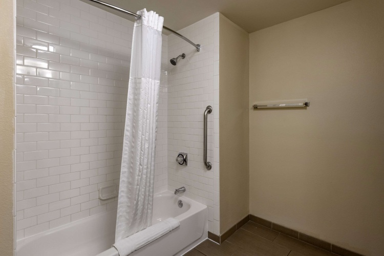 Quadruple Suite