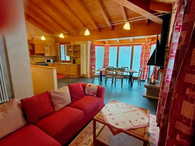 2 Bedrooms Apartment