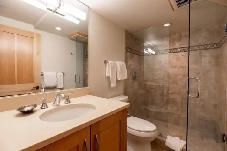 Condo with Hot Tub Free Garage Parking by RedAwning