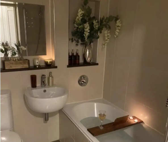 17G Regent Place