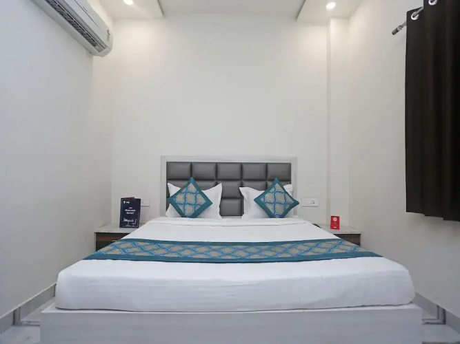 OYO 9384 Hotel Ashirwad