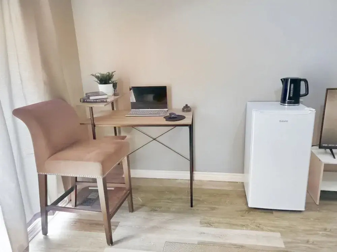 Colline-Single Room- Self Check-In