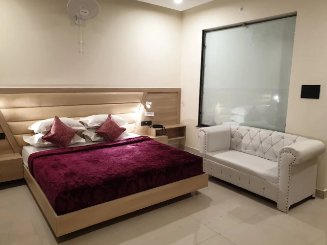 Executive Double room with balcony and with land view