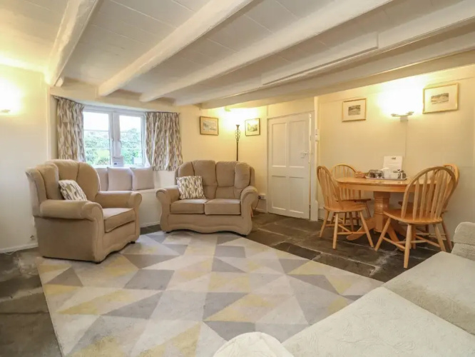 2 Rose Cottages