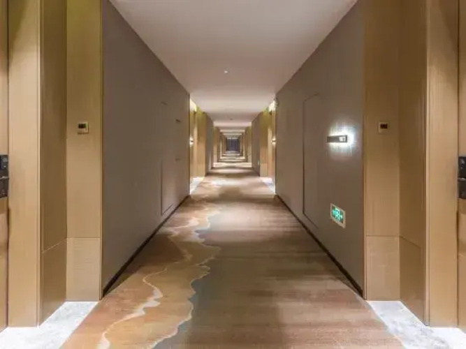 Mid-Level Hotel
