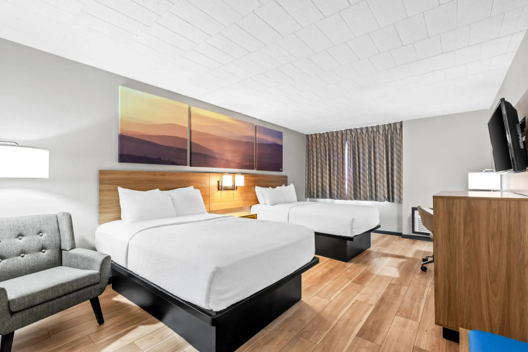Days Inn by Wyndham Liberty