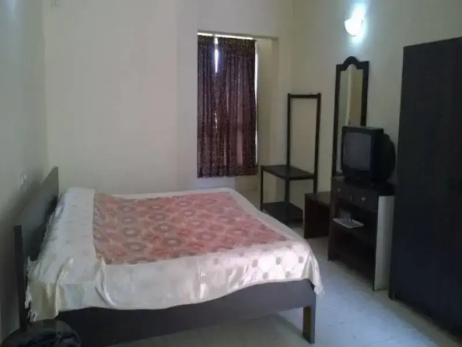 Hotel Crystal Court