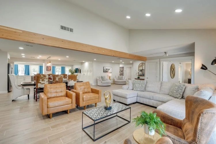 5 Bedrooms Cottage