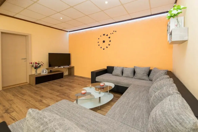 Apartments Lelu
