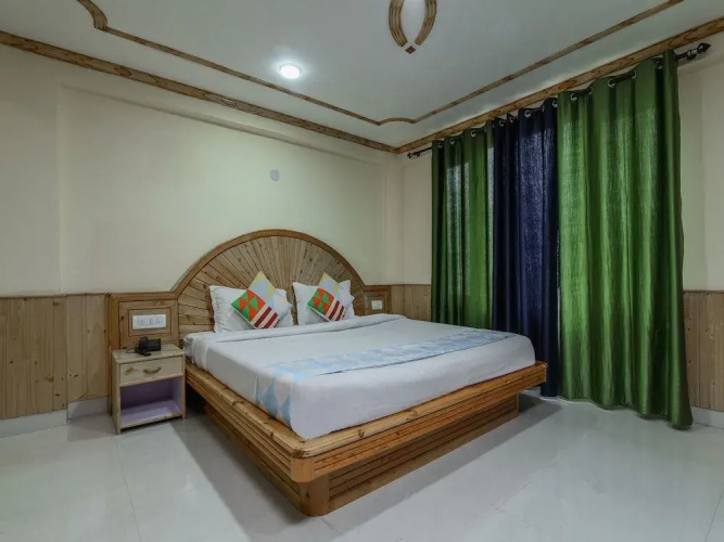 OYO Home 15841 Serene Mountain View Studio