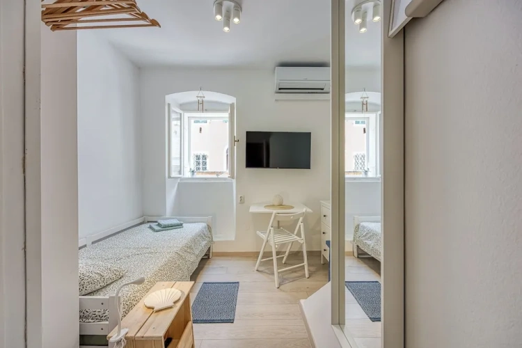Single Family Studio with sea view