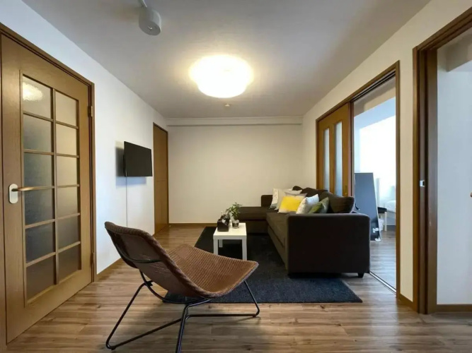 2BR good for 6PPL overlooking Peace Park with WIFI!