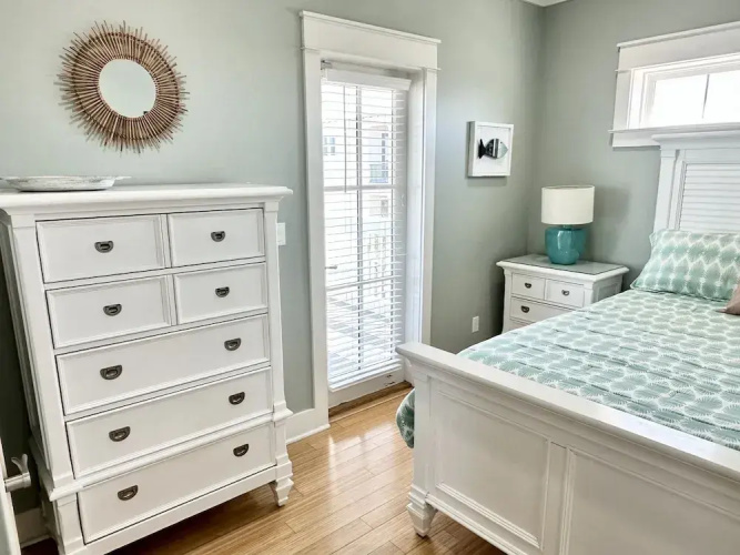 Sea View Play 3 Bedroom Home by RedAwning