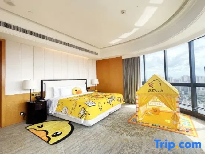 Deluxe Family Suite