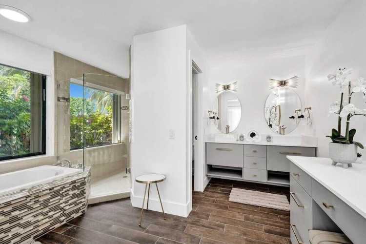 6 BR Home with Heated Pool & Golf View