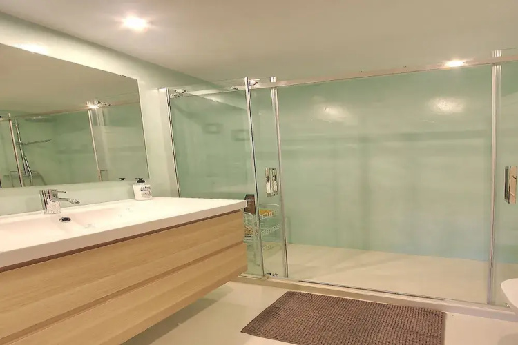 1097 Beachfront Apartment 50 Mtr Beach New Refurnished 2 Pool Areas