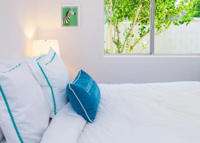 4 Bedrooms Apartment