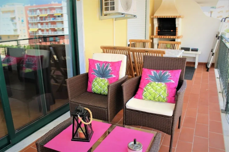 1 Bedroom Apartment with balcony