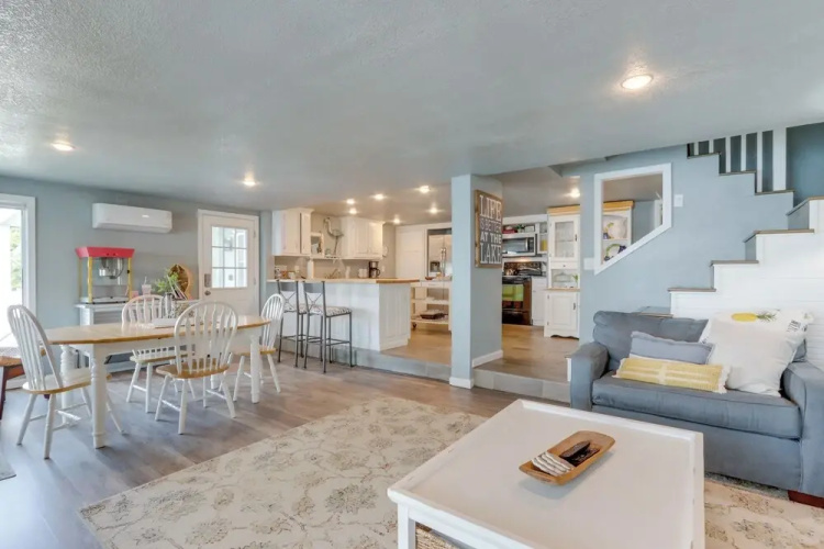 'cliff View Haven' Rocky Mount Gem w/ Deck!