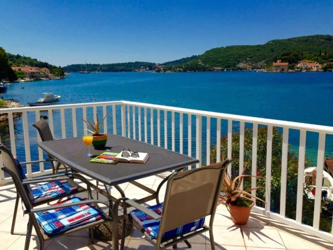 2 Bedrooms Apartment with balcony