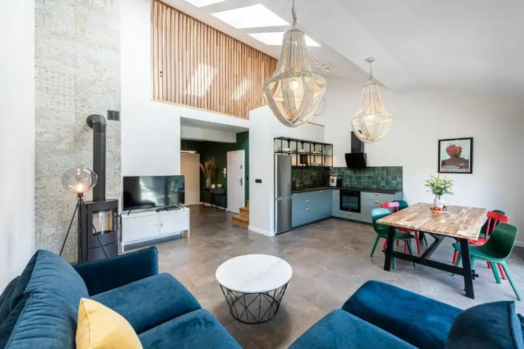 3 Bedrooms Apartment