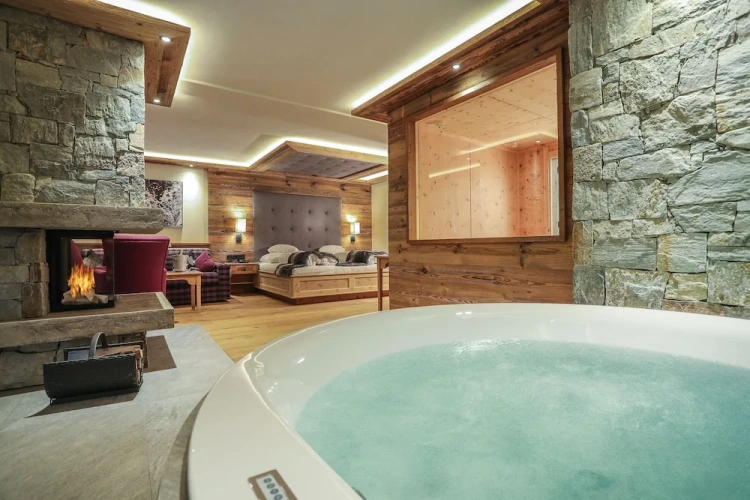 Luxury Suite with balcony