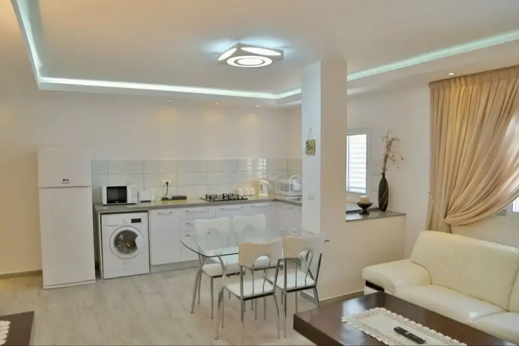 The Seasons Beach Apartment 2